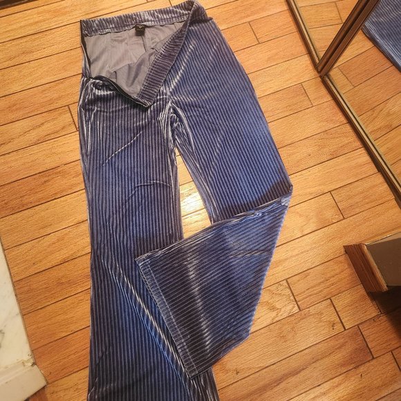 SLINKY, SEXY PANTS - Picture 1 of 4